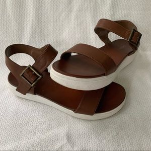 Limelight Women’s 9.5 Cognac Sneaker Platform Bottom Strappy Athleisure Sandal